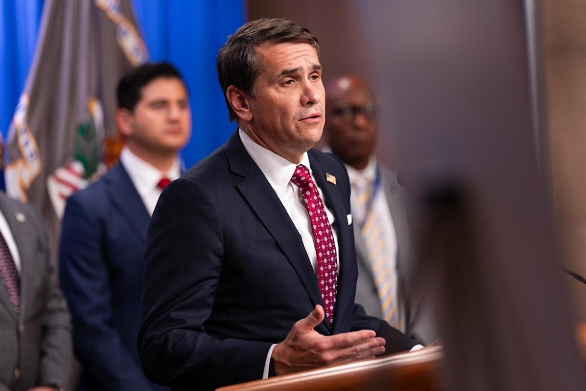 Trump and Epstein photo controversy