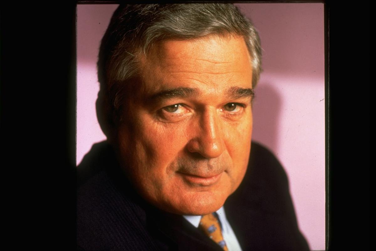 Louis Gerstner IBM CEO portrait