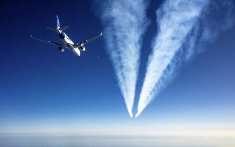 Virgin planes flying in formation to save fuel