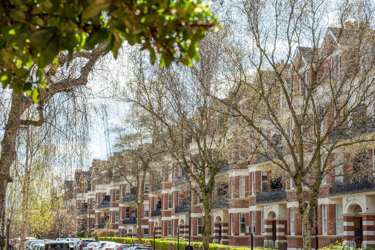 UK households relying on credit