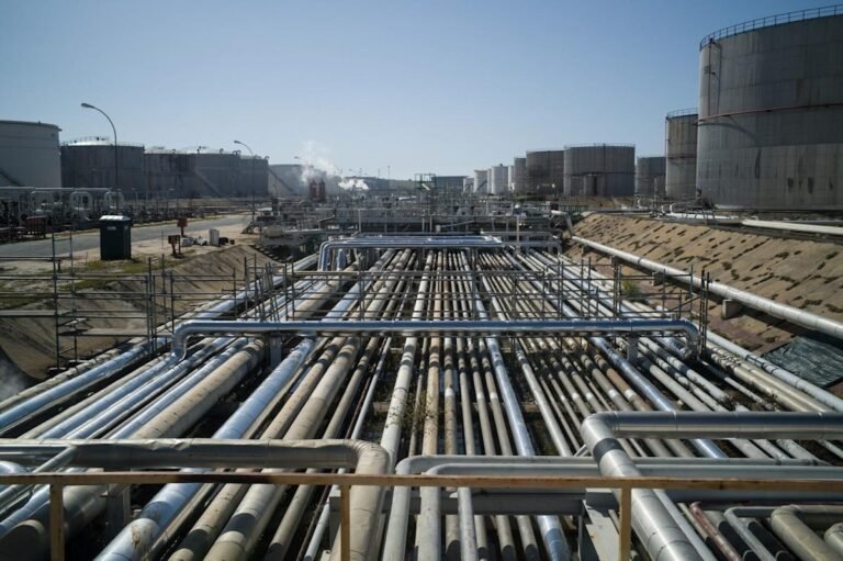 Oil prices surge due to Venezuela tensions