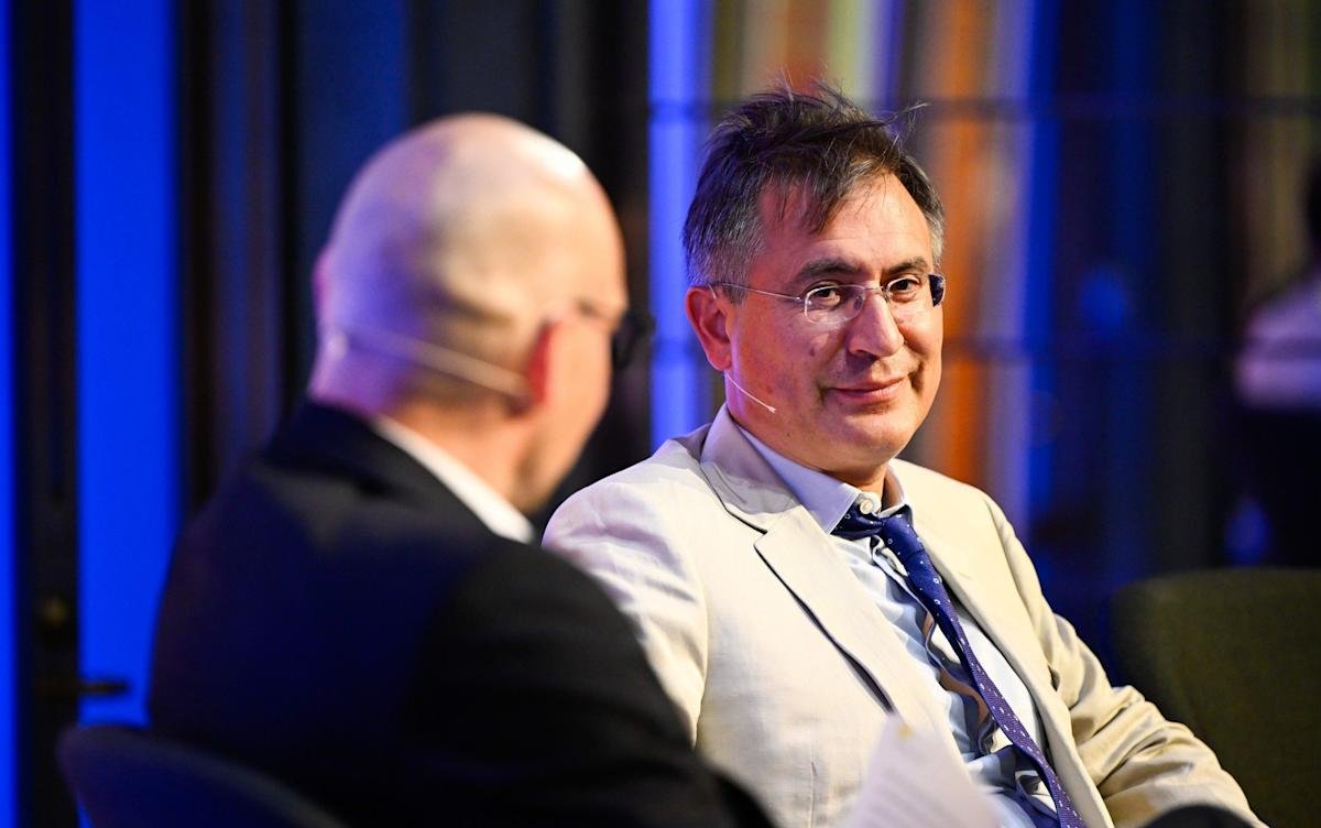 Billionaire hedge fund manager payout sparks debate