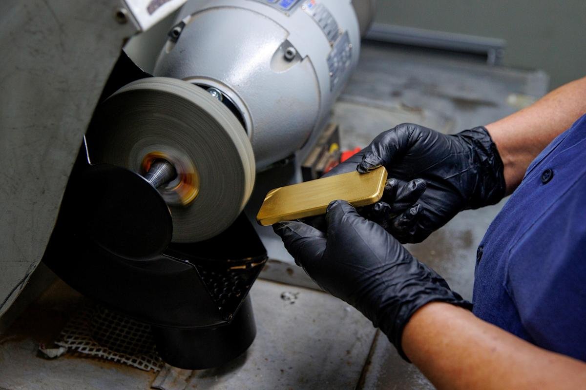 gold prices steady amid us data