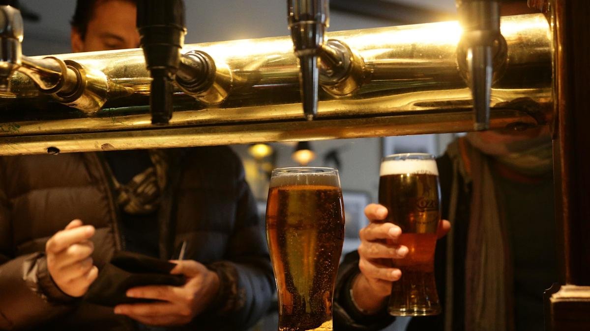 UK pubs sector support and finance
